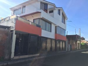 Venta de Casa en Characato, Arequipa con 4 dormitorios - vista principal