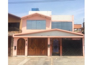 Venta de Casa en Ate, Lima con 7 dormitorios - vista principal