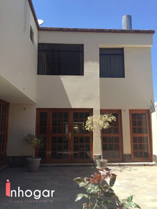 Alquiler de Casa en Cayma, Arequipa con 5 baños - vista principal